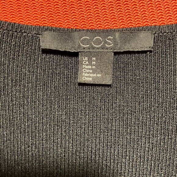 COS minimal, bold, statement dress. Silky knit maxi, asymmetric cut-out hem, M - Picture 4 of 5